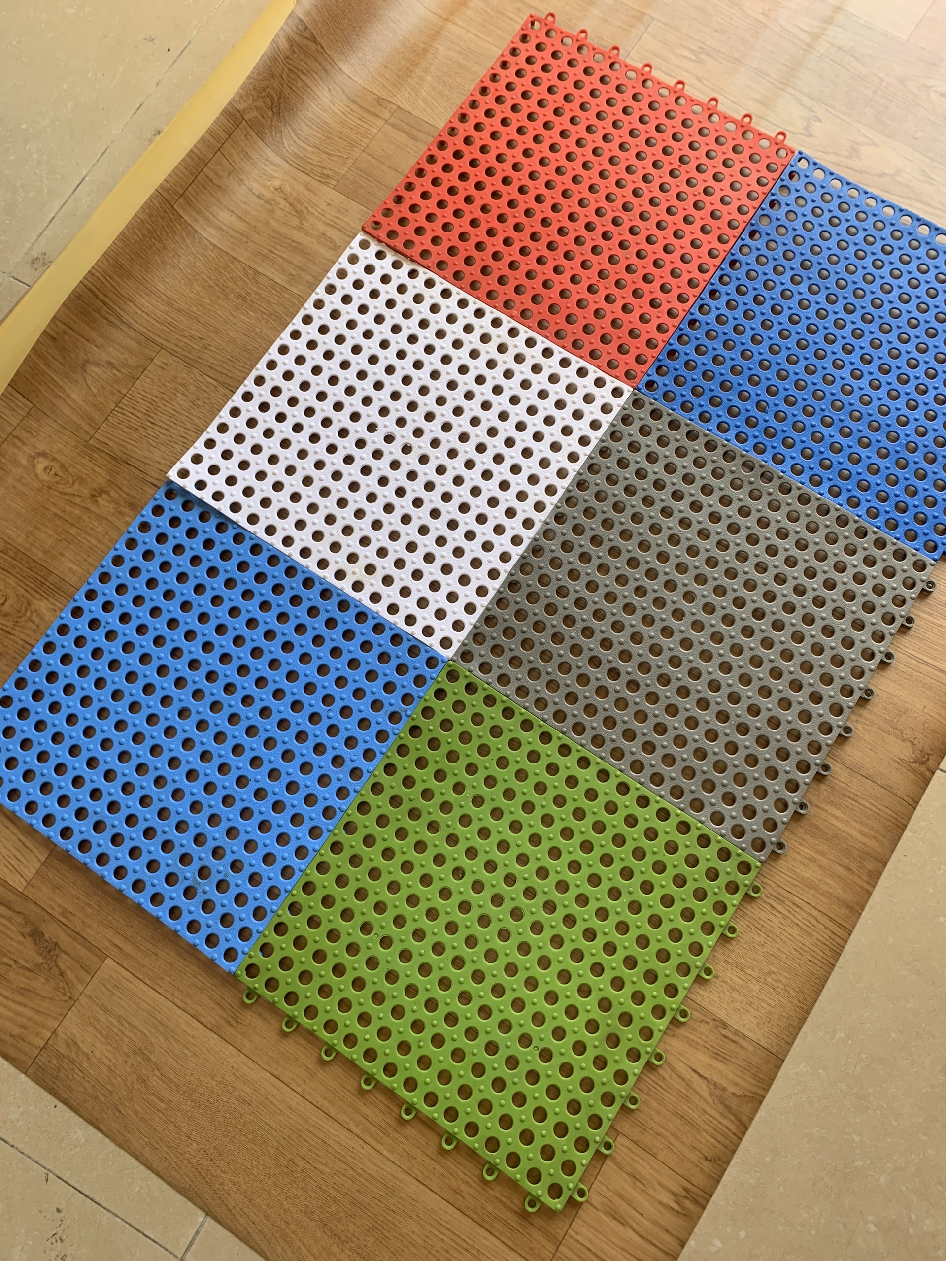 tham-nhua-ghep-chong-tron-cao-cap