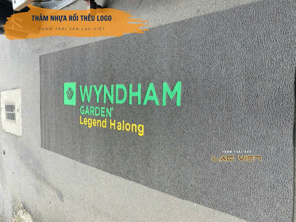 tham-nhua-roi-theu-logo-theo-yeu-cau